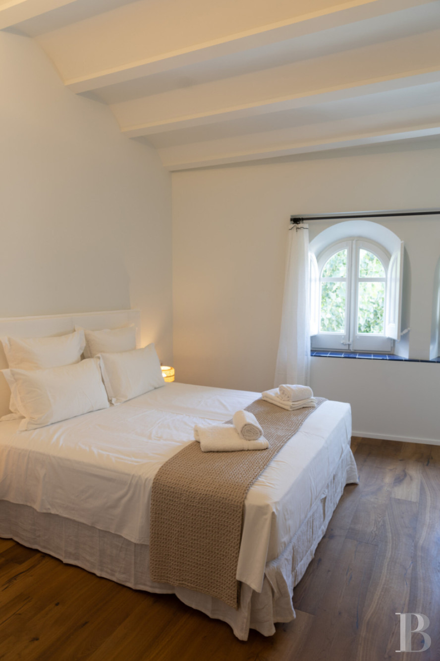 À Cadaqués, en Catalogne, une vaste maison des années 1920 dans le centre du village - photo  n°10